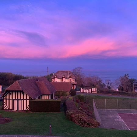 Appart Lumineux Avec Vue Sur Mer A 180 Degres Lägenhet Trouville-sur-mer Exteriör bild