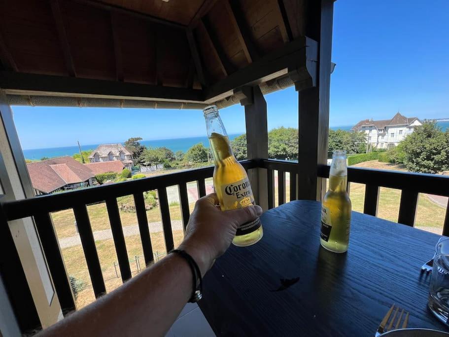 Appart Lumineux Avec Vue Sur Mer A 180 Degres Lägenhet Trouville-sur-mer Exteriör bild