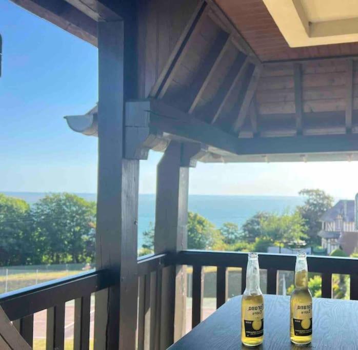Appart Lumineux Avec Vue Sur Mer A 180 Degres Lägenhet Trouville-sur-mer Exteriör bild